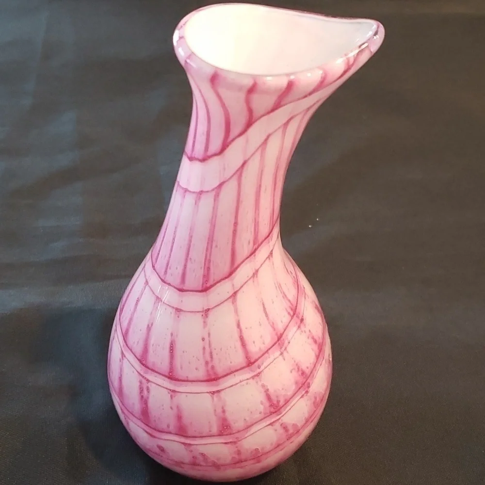 Dynasty Gallery Quilted Bud Vase